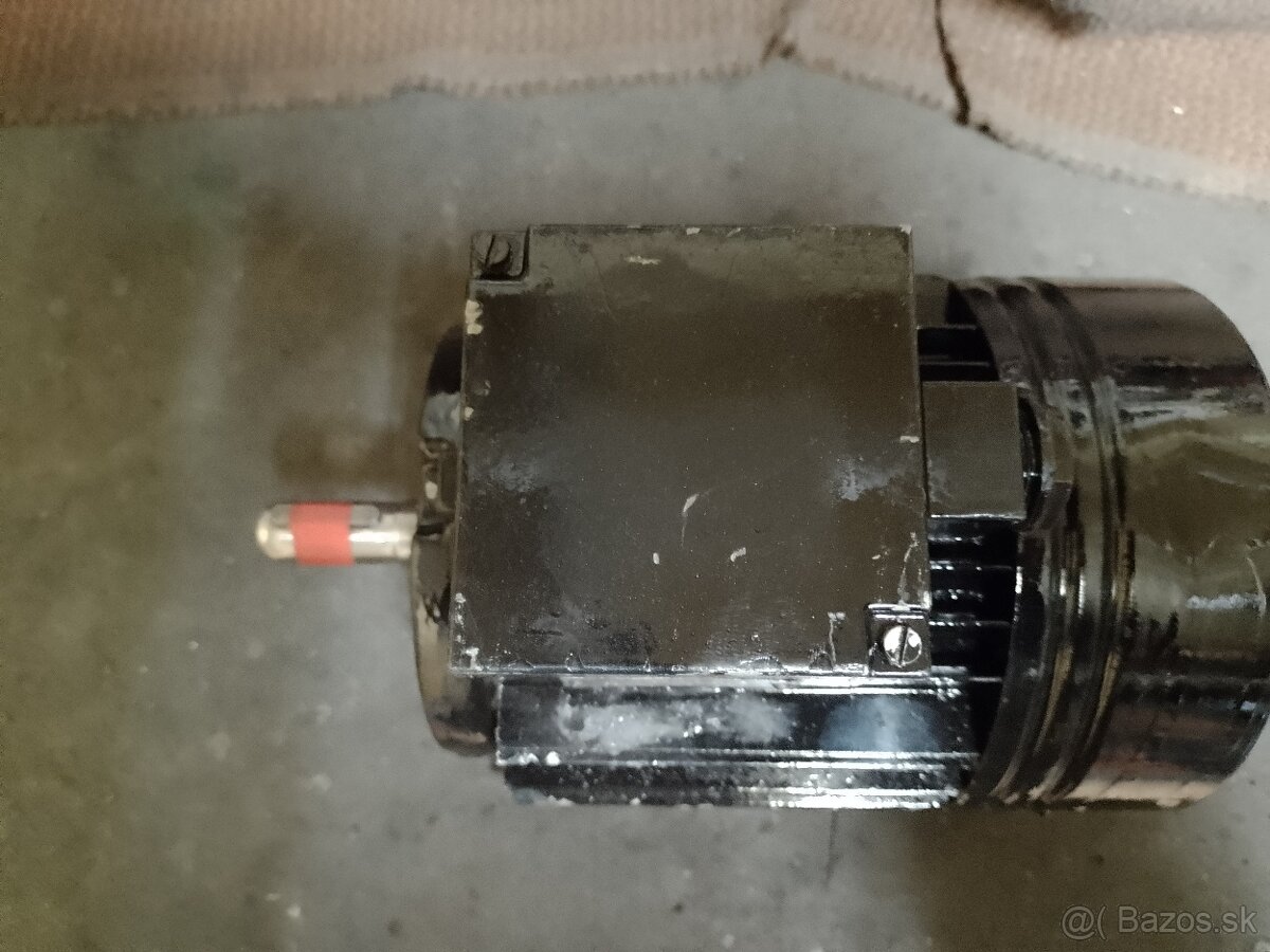Predam elektromotor 0,55kw.