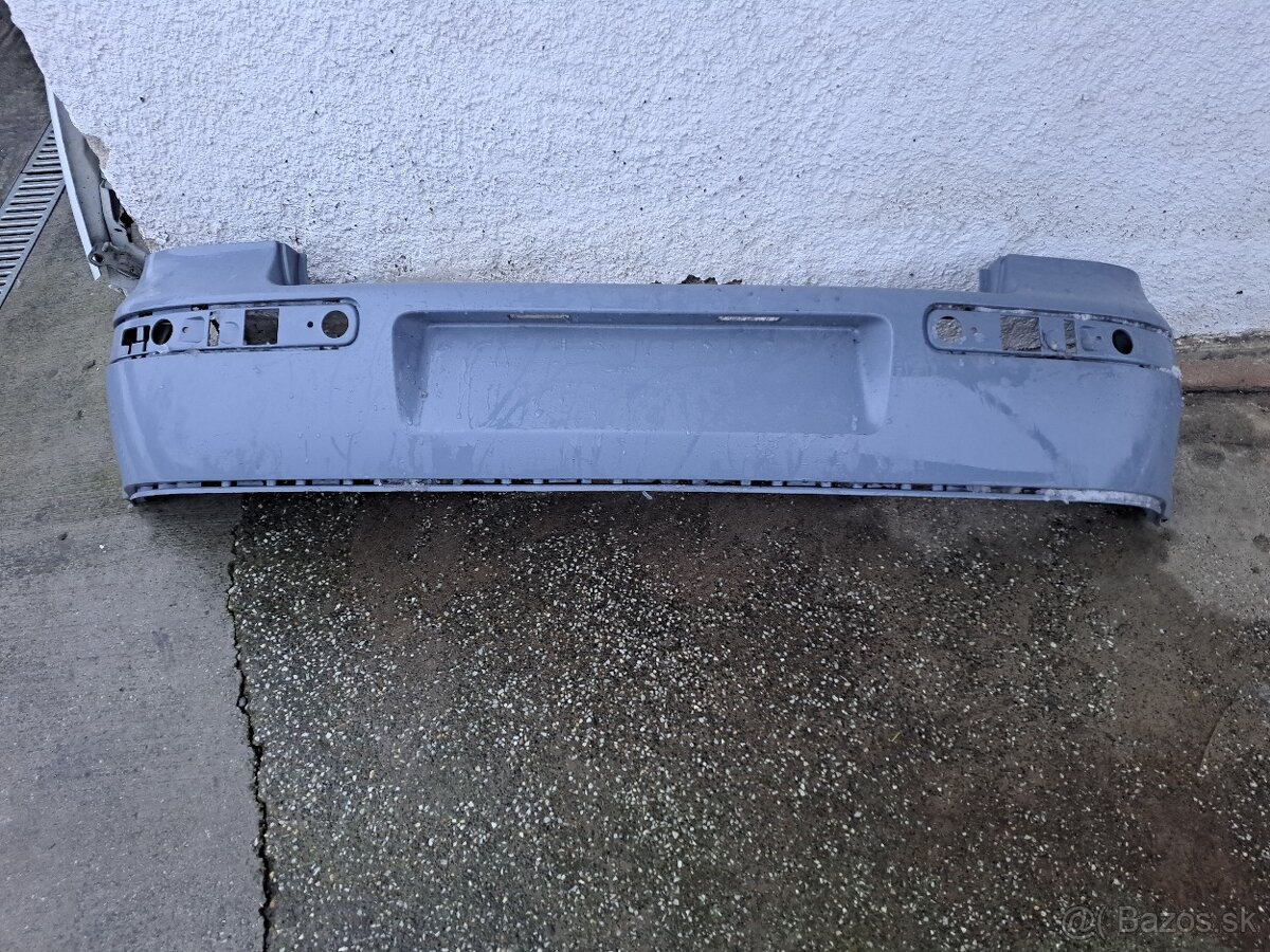 Zadny naraznik golf 4