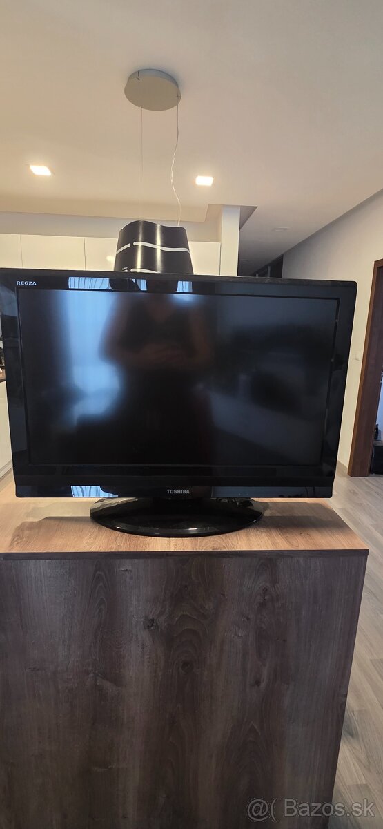 Toshiba Regza (32AV615DB)