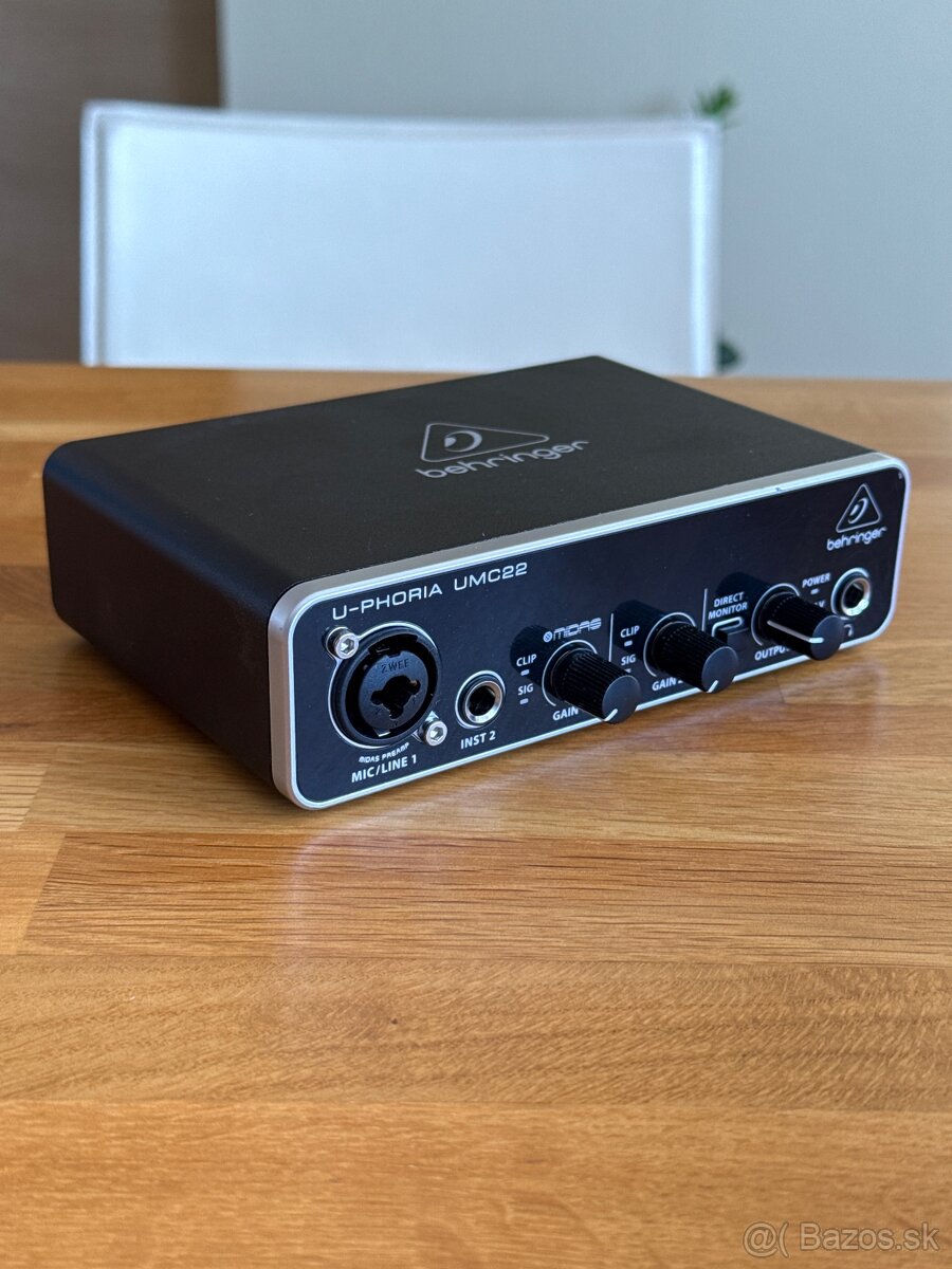 Behringer UMC22