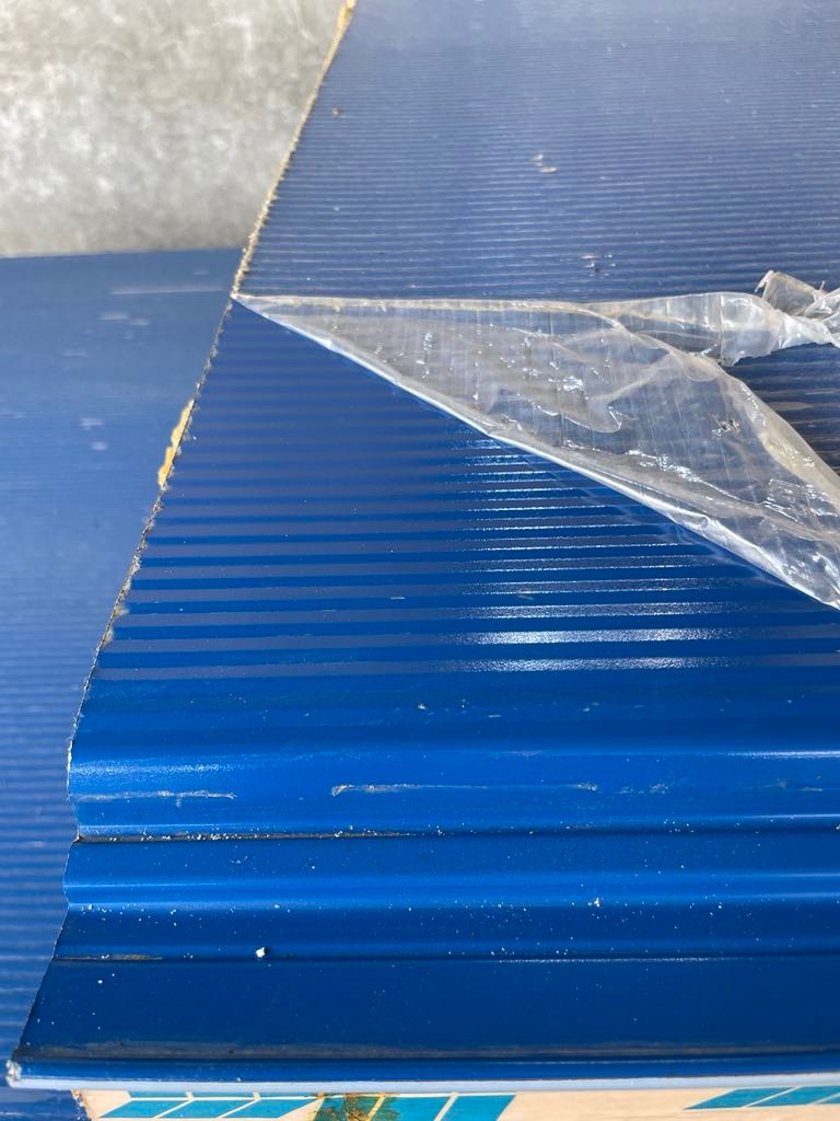 Fasádny stěnový sendvičový PIR panel