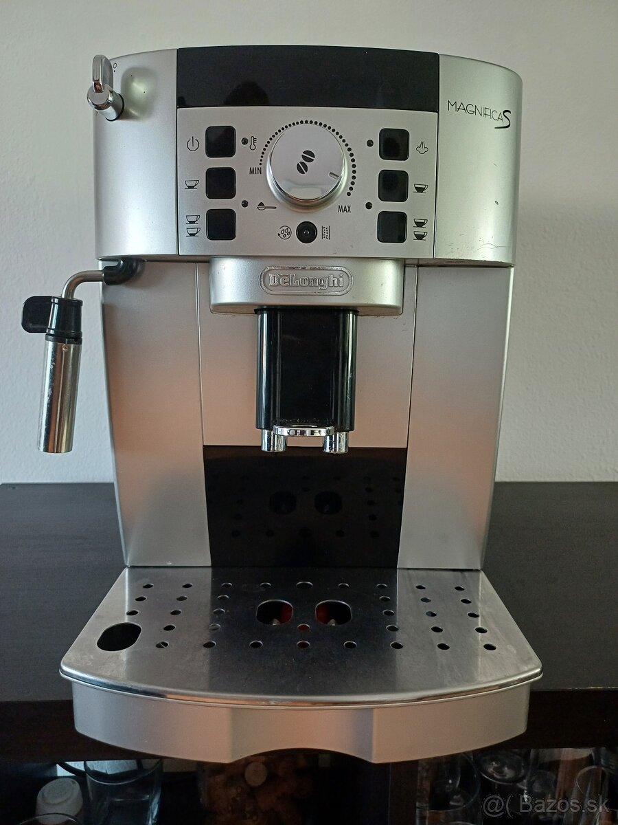 Kávovar Delonghi