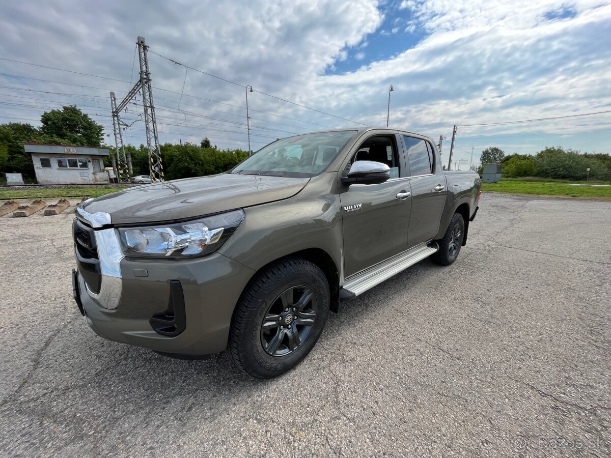 TOYOTA HILUX 150 kw automat