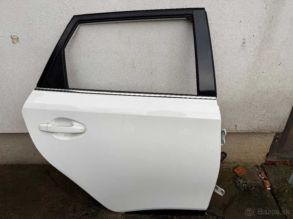 Pravé zadné dvere Toyota Auris II E180 Combi