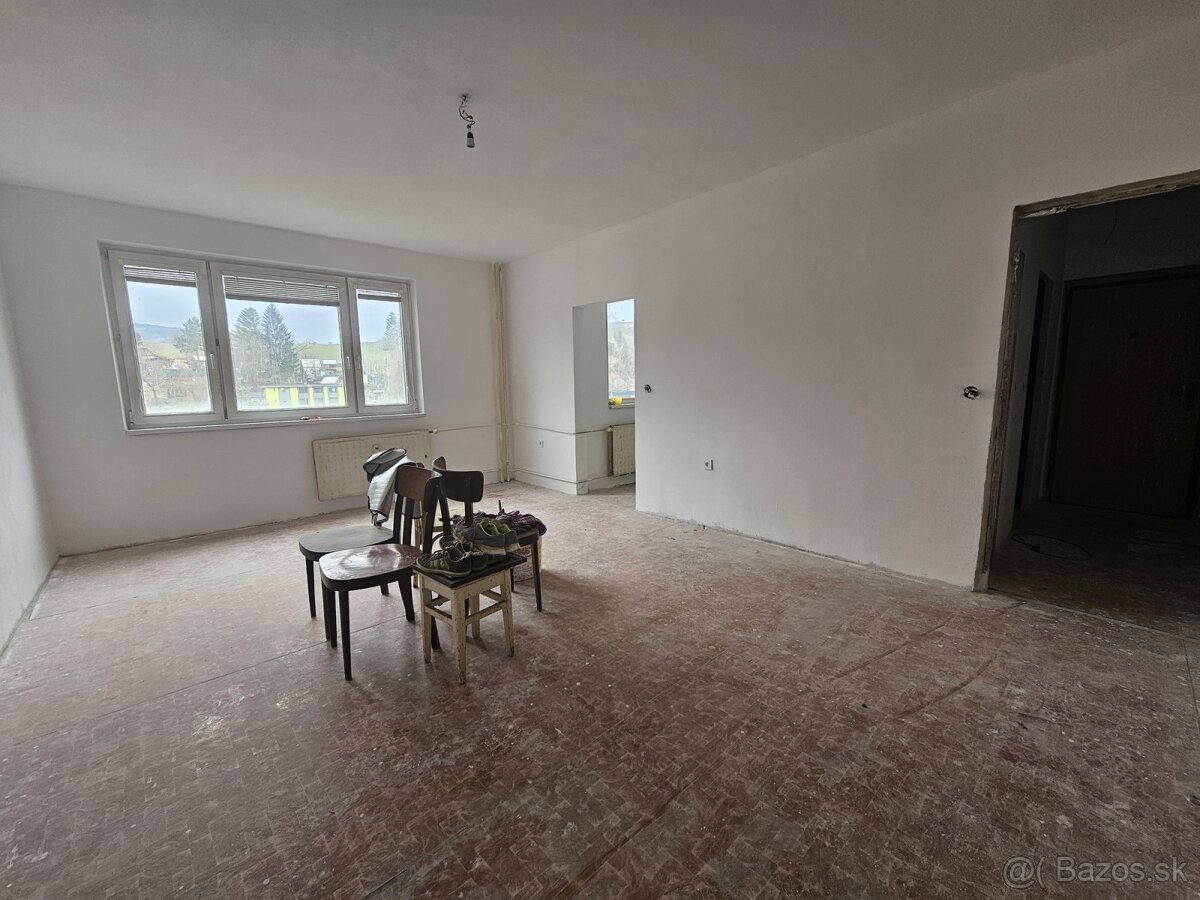 Na predaj 1-izbový byt s loggiou v Handlovej