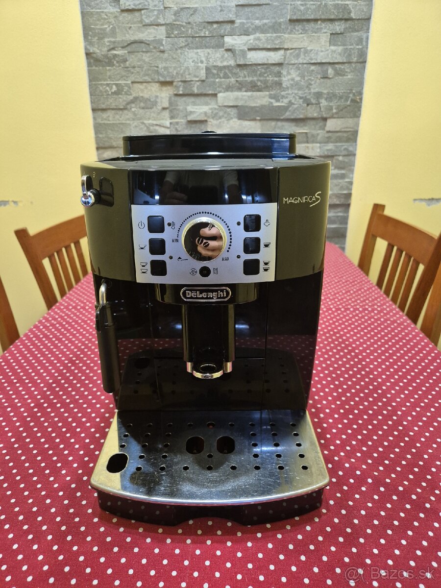 Predám kávovar Delonghi