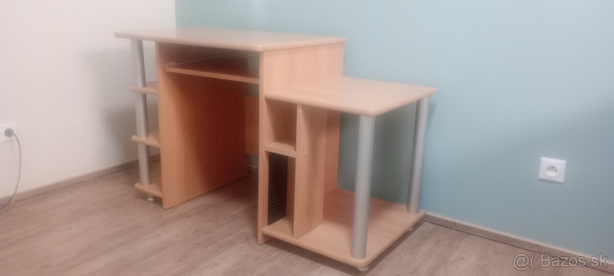Pc stolík