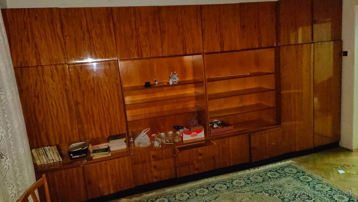 Retro obývacia stena