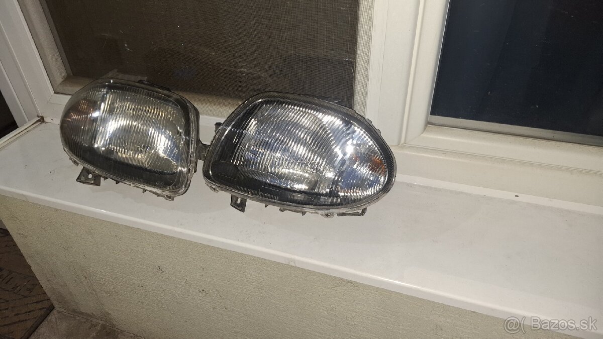 Predné svetlá Renault Clio