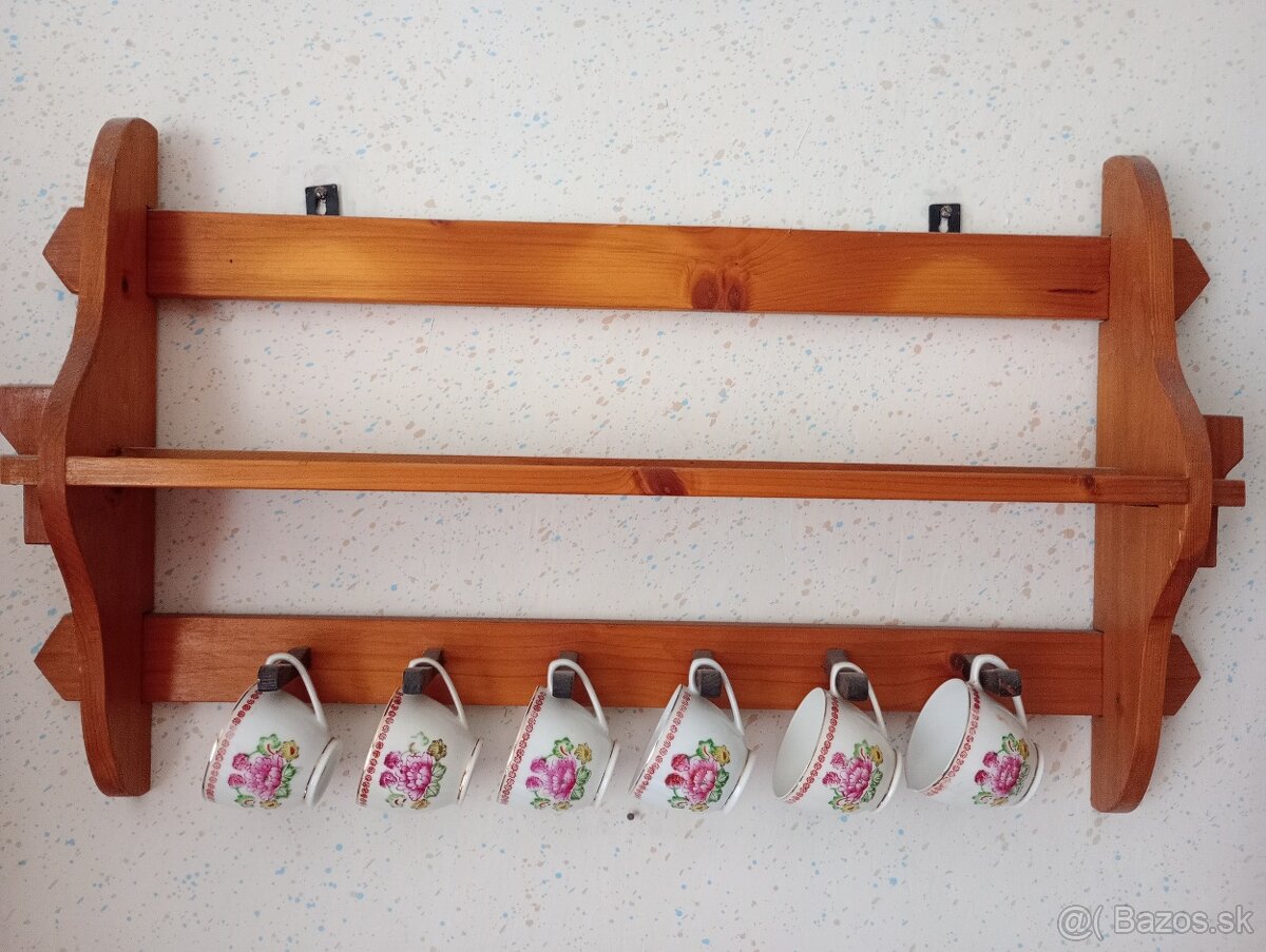 Drevená polička