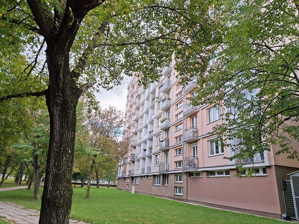 HĽADÁTE KOMFORNTÉ BÝVANIE V OBĽÚBENEJ ČASTI RUŽINOVA ? PONÚK