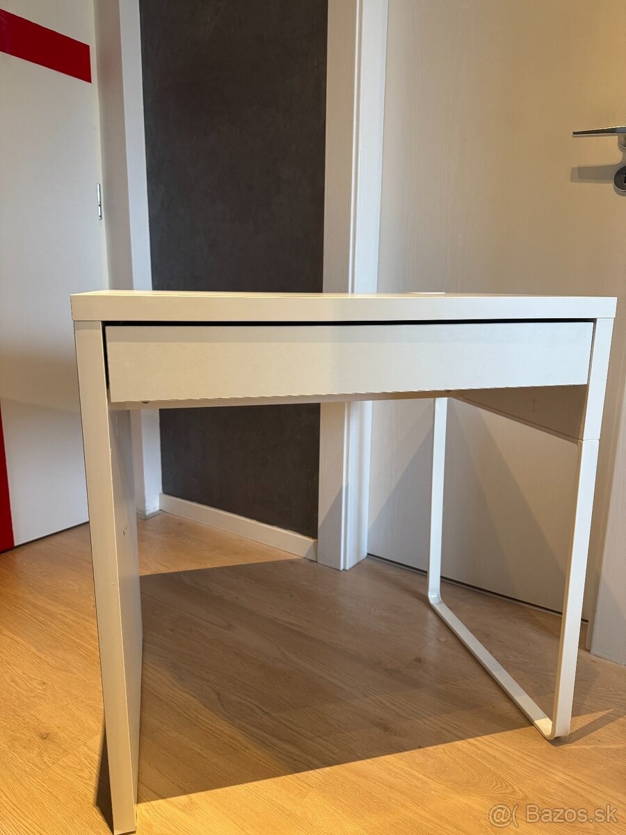 IKEA písací stôl MICKE biely (73 × 50 cm)