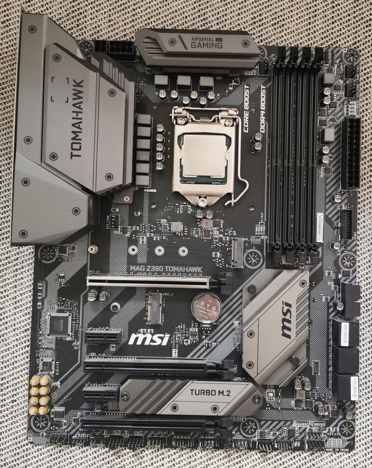 MSI Z390 Tomahawk + Intel i9-9900KF