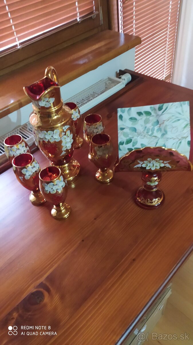 Borské sklo: krčah, poháre , servítovník