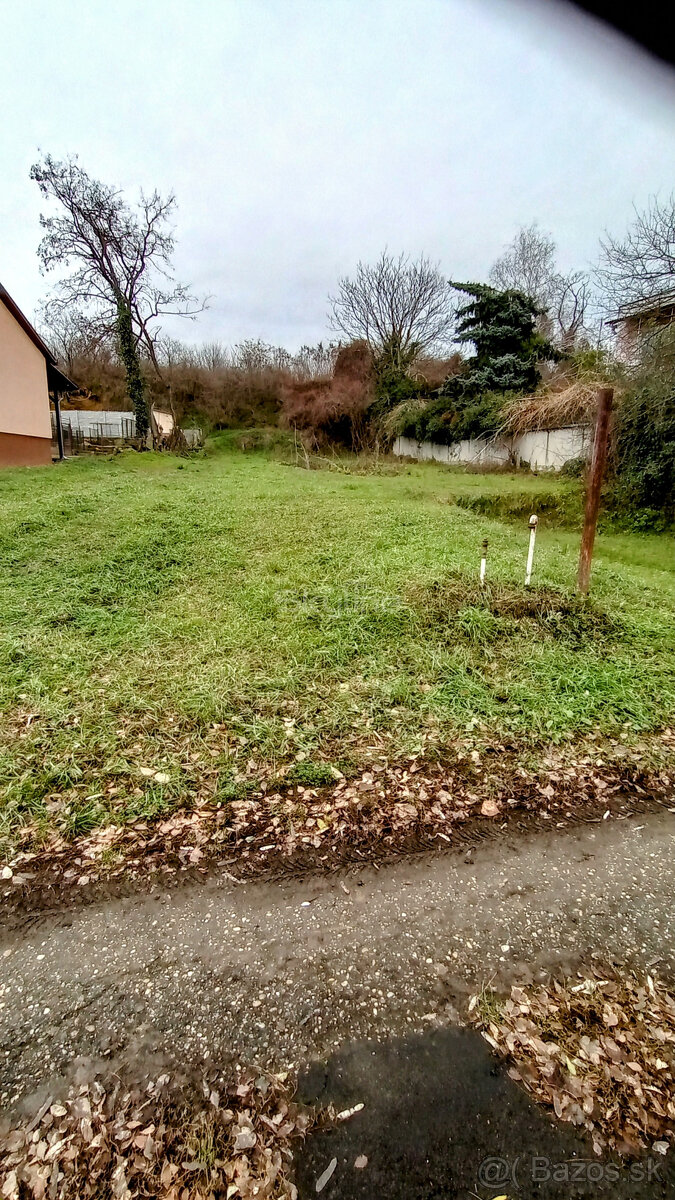 REZERVOVANÉ predaj stavebný pozemok 713 m2 Gbelce, Nové Zám
