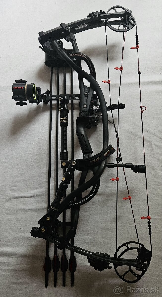 Hoyt Carbon Element 30" natah, dialkomer, tercovnica