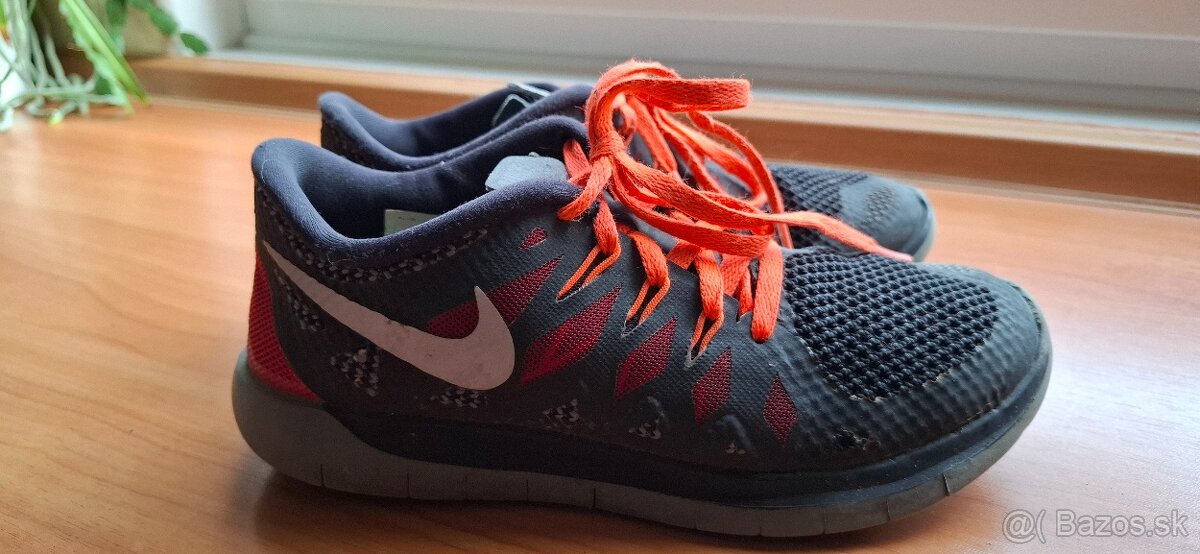 č7.)Tenisky Adidas veľkosť 35,5