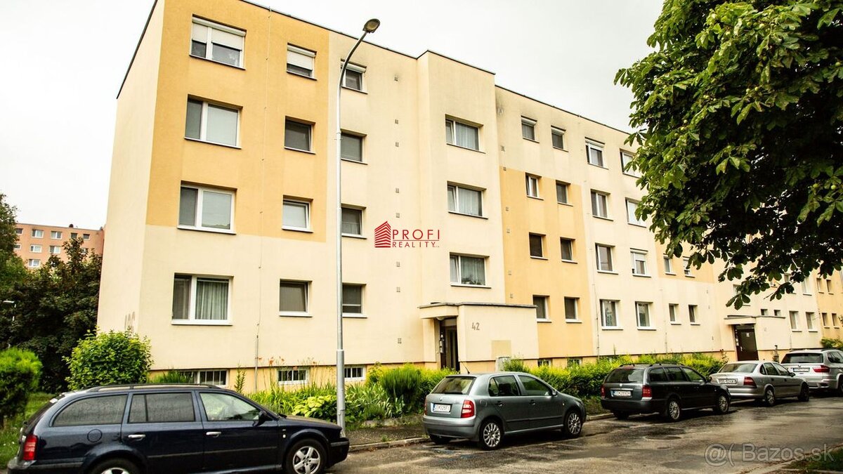 Ponúkame na predaj priestranný 4izbový byt v pokojnej lokali