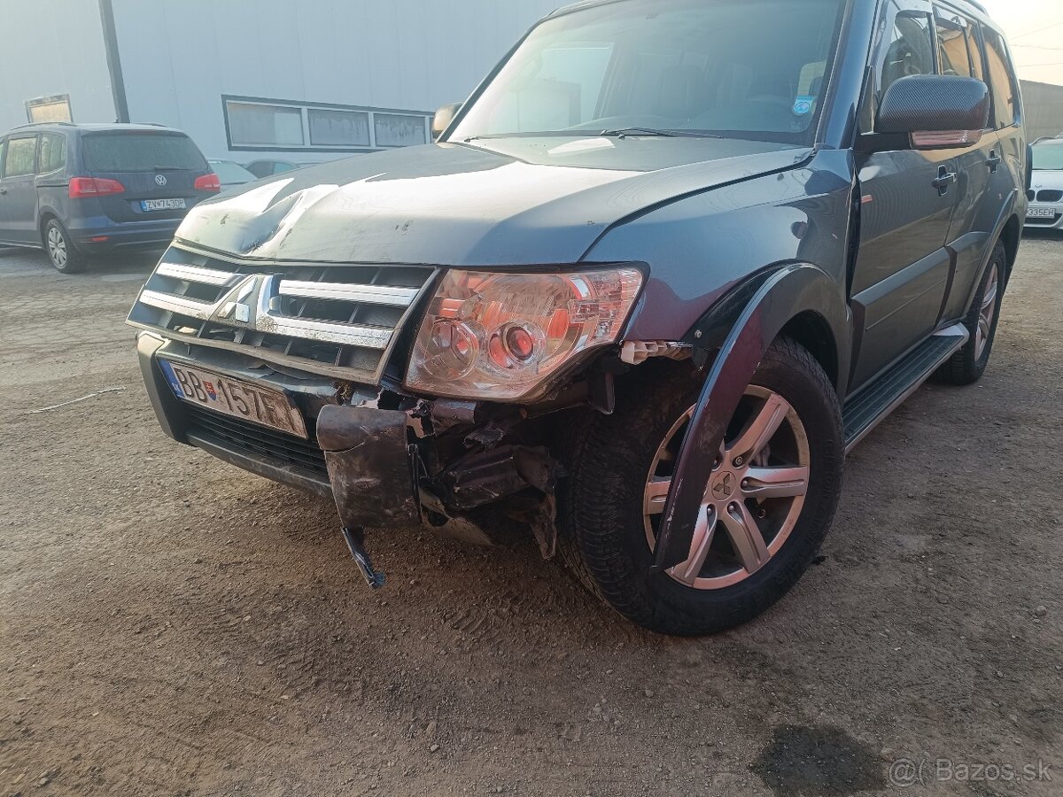 Mitsubishi Pajero v80