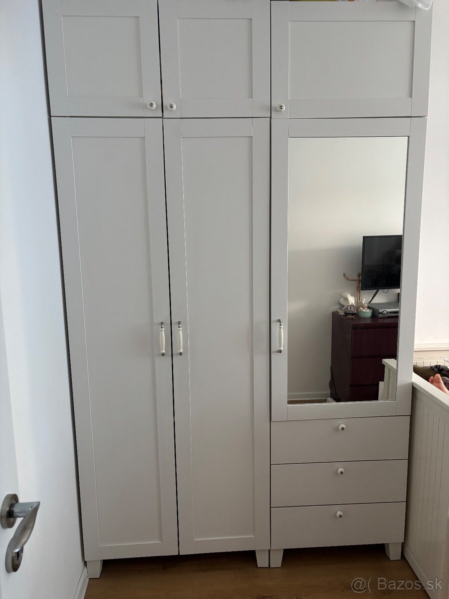 Ikea skrina
