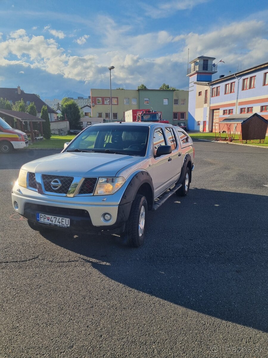 Predám nissan navara D40