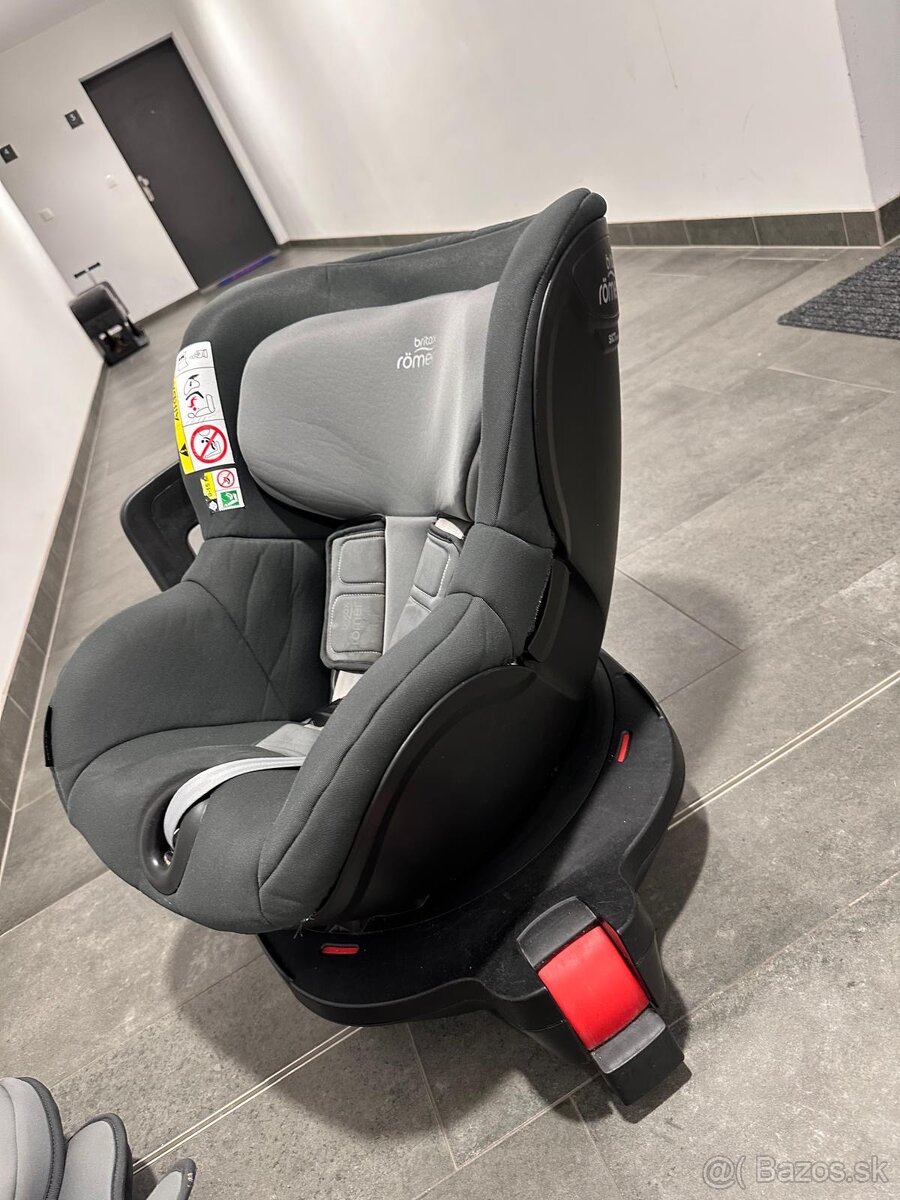 Autosedačka Britax Römer DUALFIX M i-SIZE – top stav, po 2 d