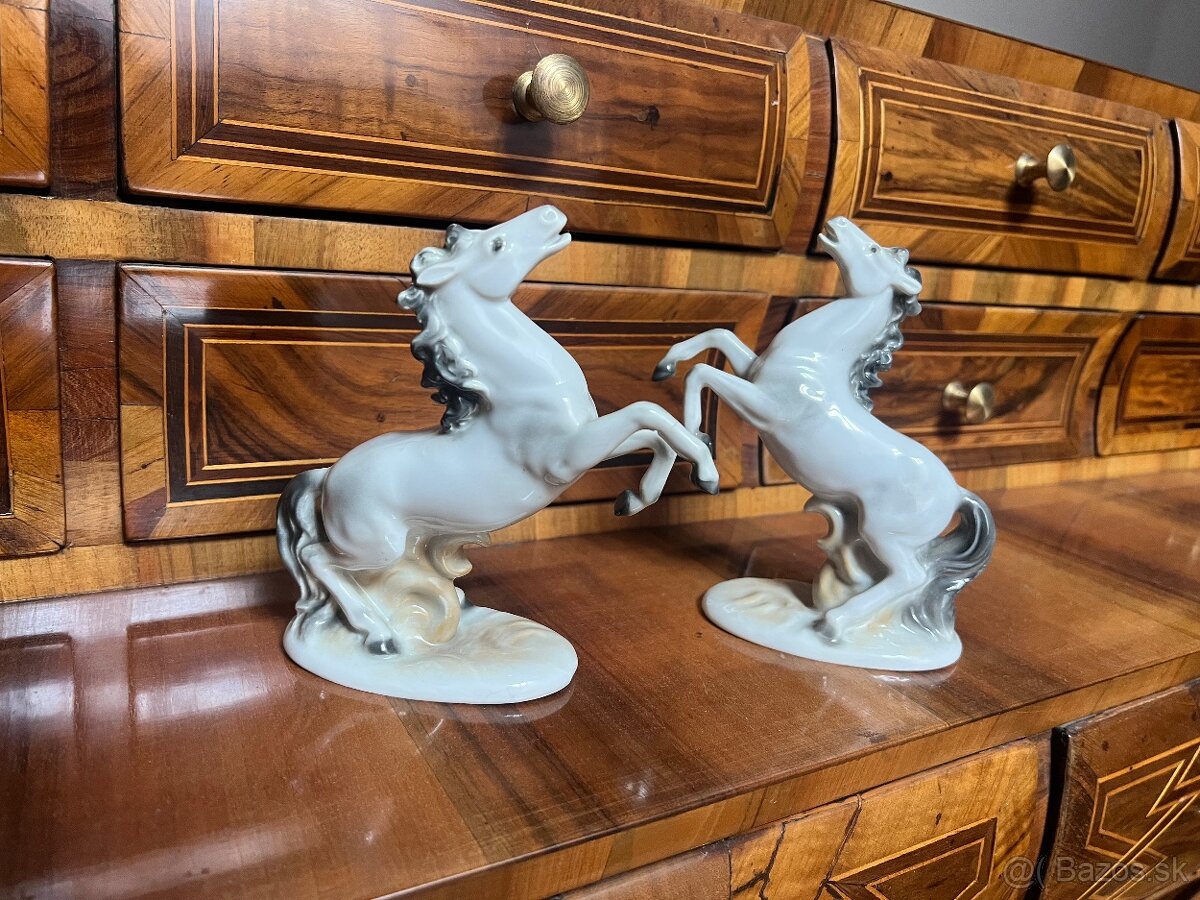 porcelánové sošky koňov značky Schaubach kunst