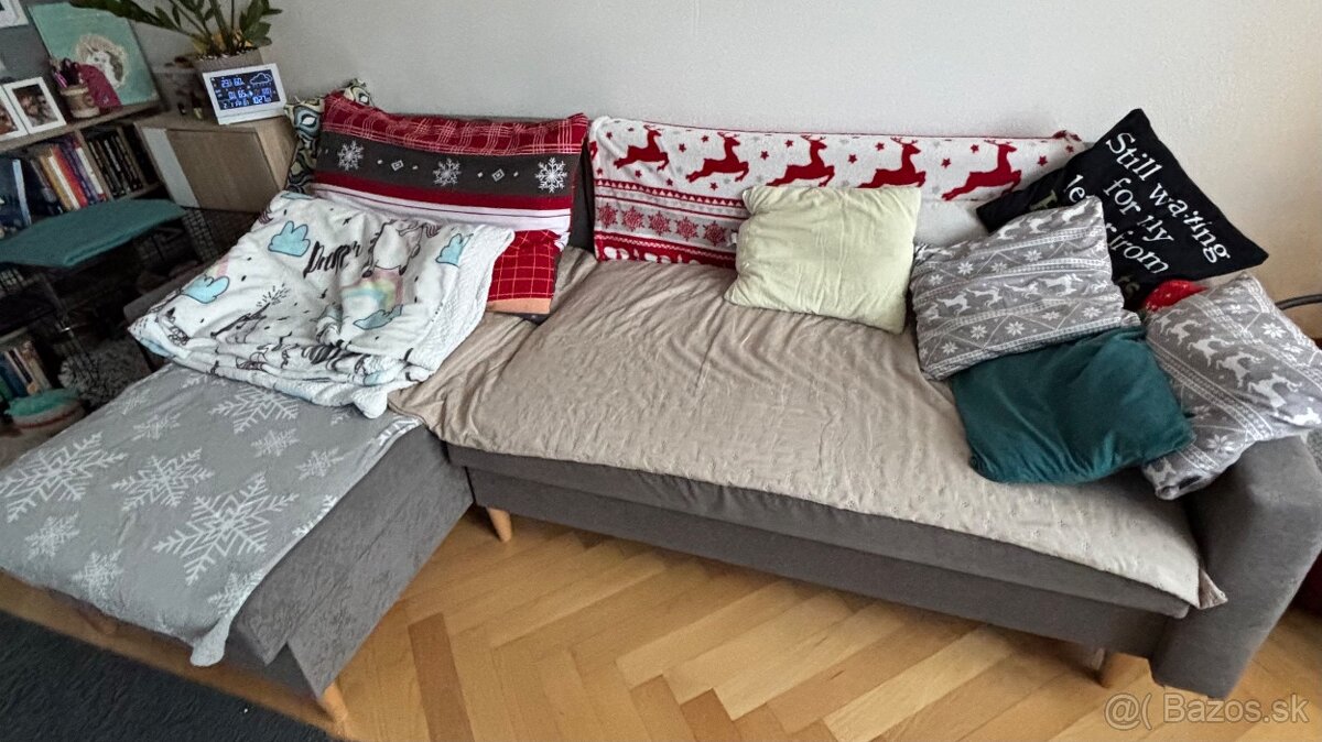 Rohový rozkladací gauč