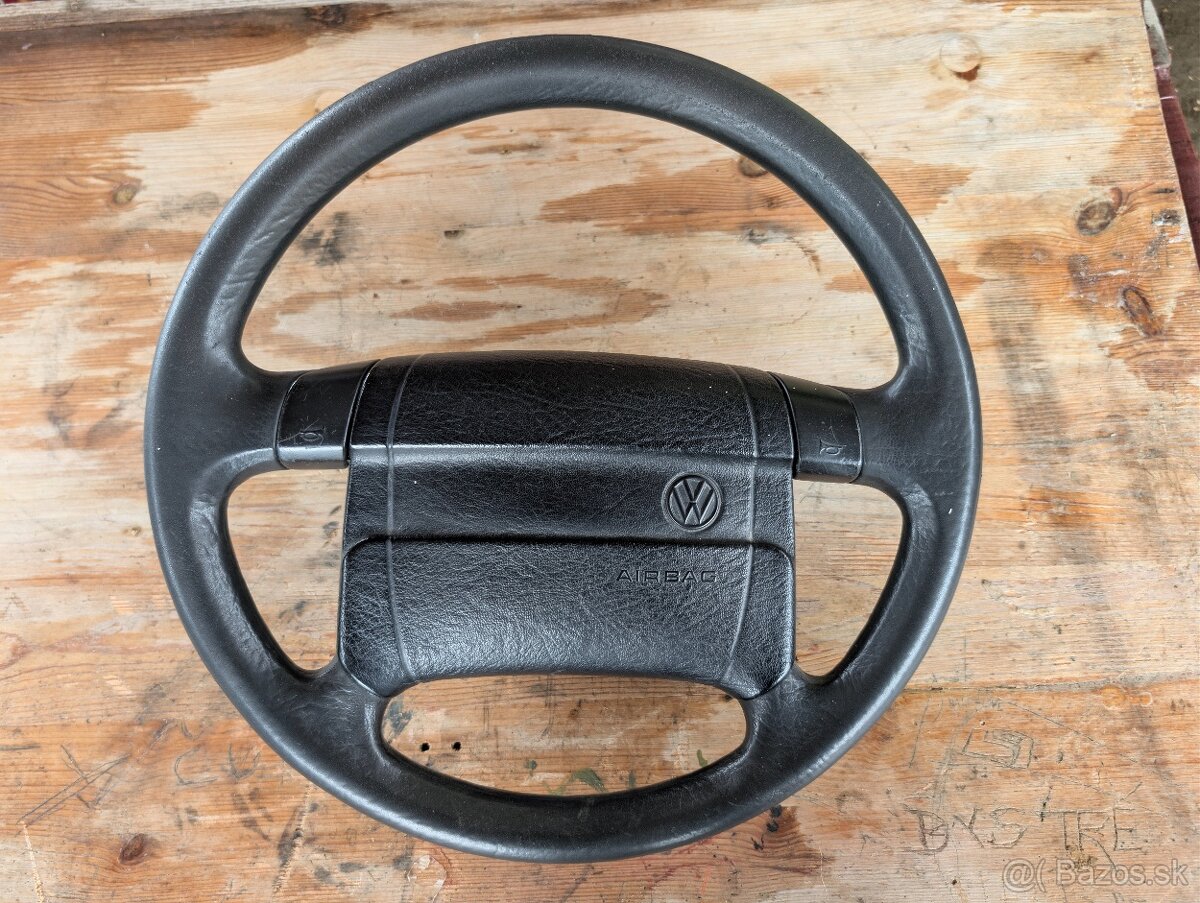 VW Golf USA verzia volant