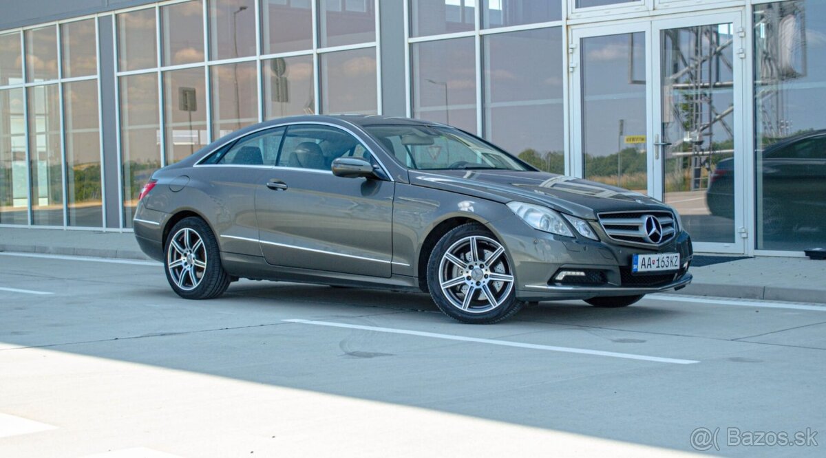 Mercedes-Benz E trieda Kupé 350 CGI Blue