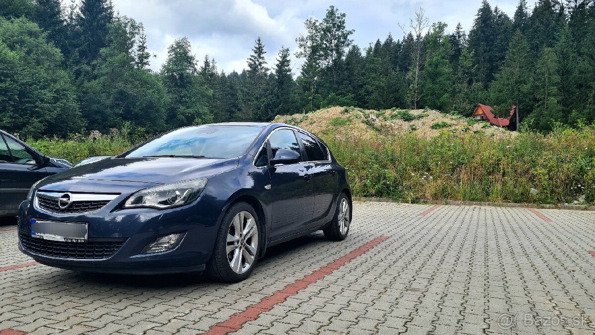 Opel Astra J