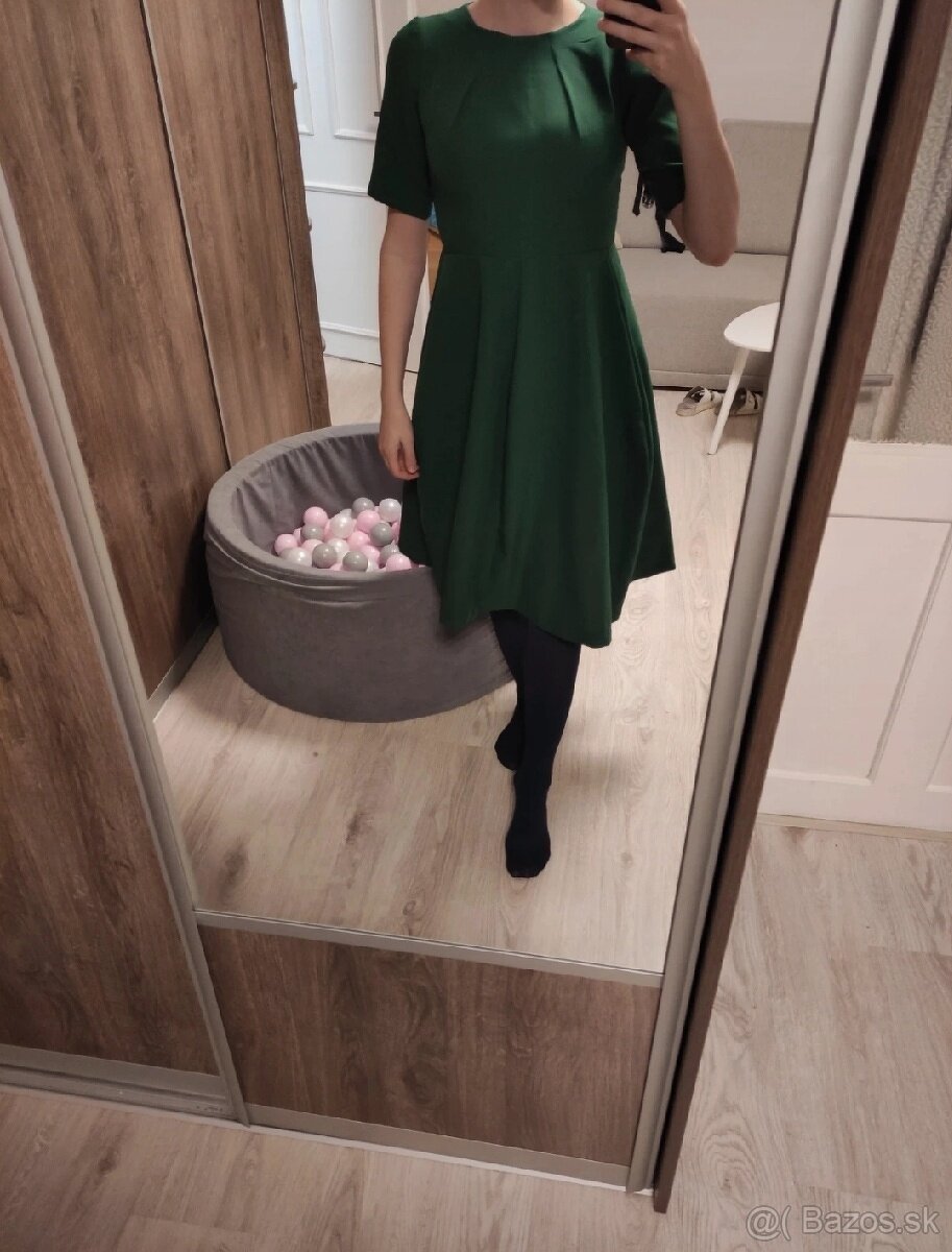 Zelené šaty