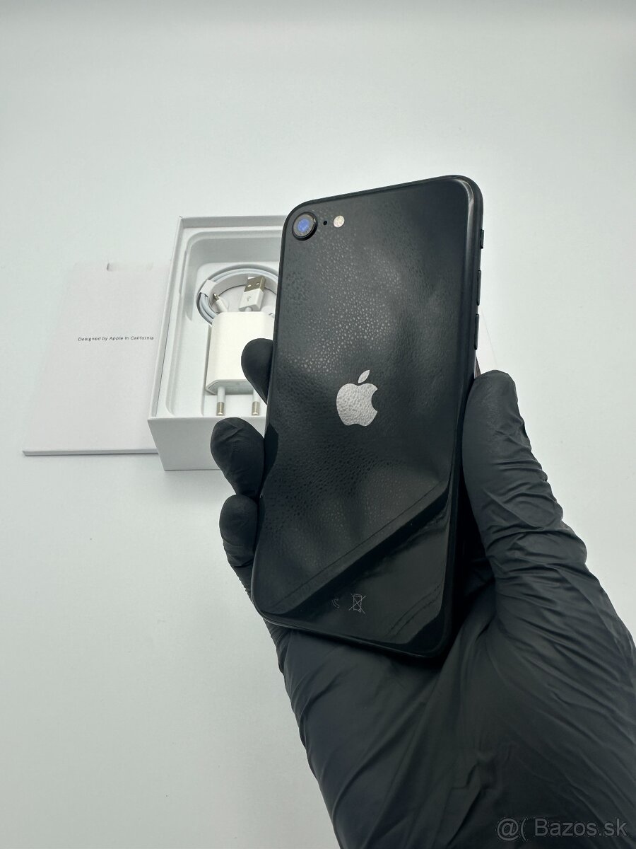  Apple iPhone SE 2020 128GB Black - 100% Batéria 