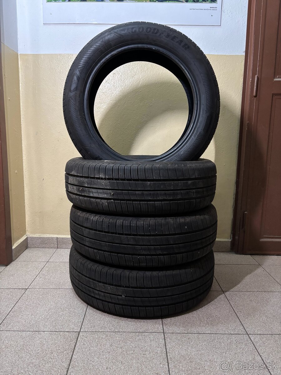 Goodyear Efficient Grip Performance 195/60 R18 96H