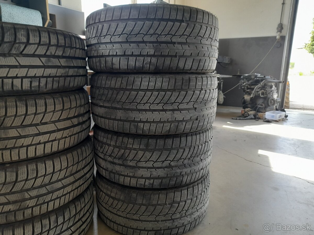 Austone 255/40r19