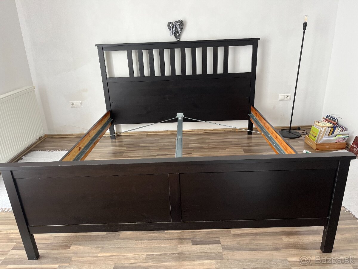 rám postele HEMNES