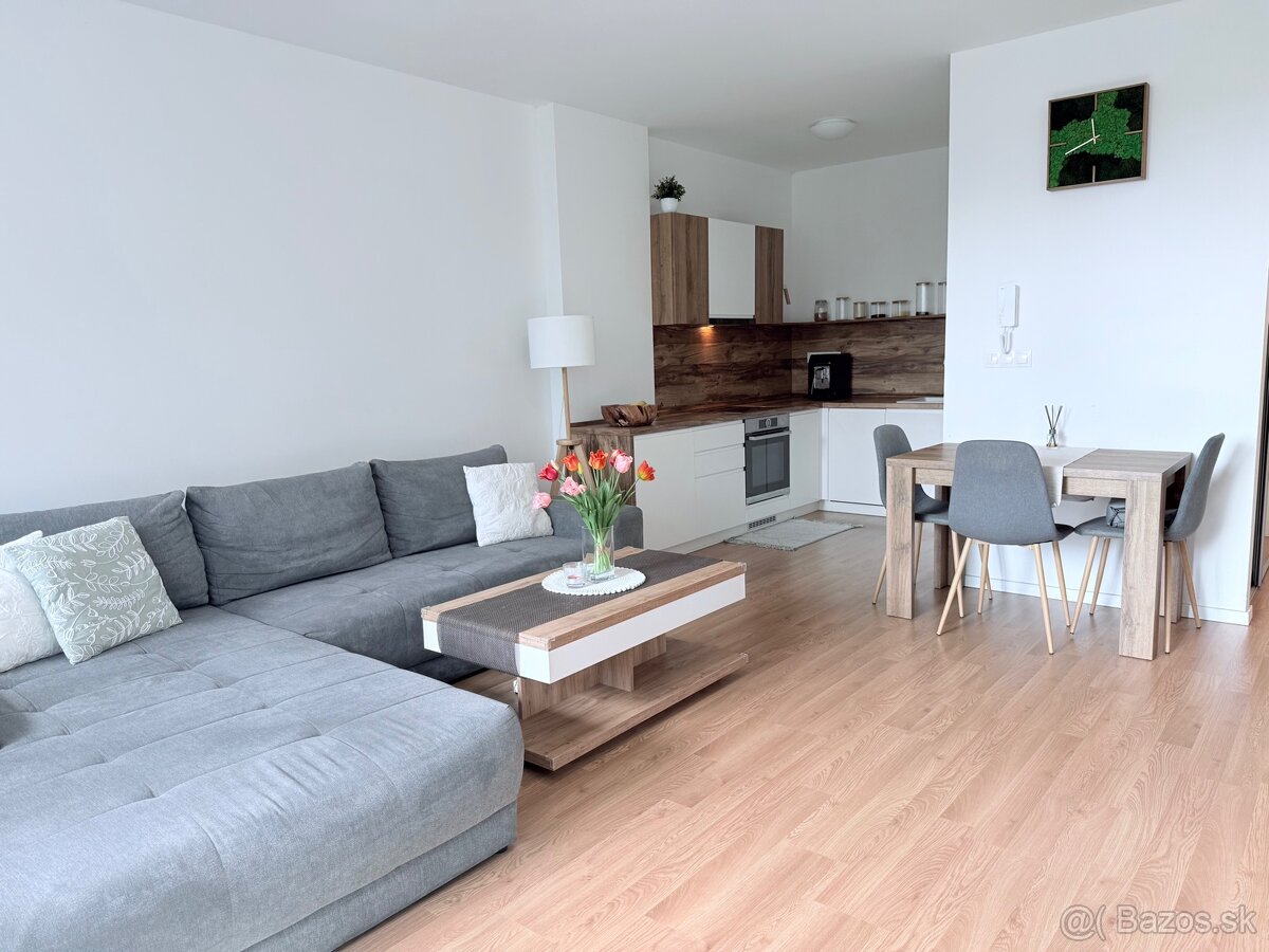Predaj 2 izb. byt Koloseo Bratislava, Tomášikova ul.