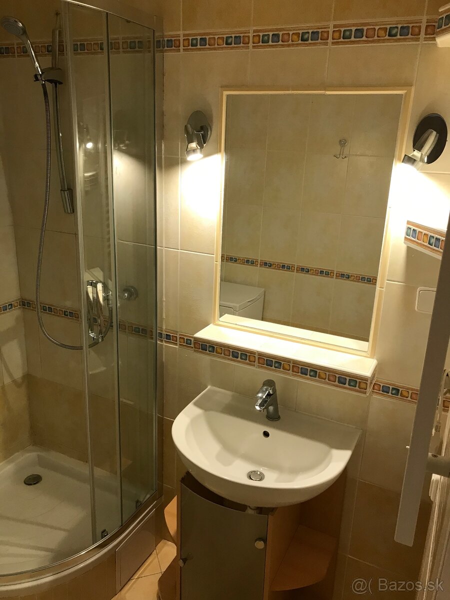 Poprad ul. Rázusova 9, zariadený 1. izbový byt - 42 m2