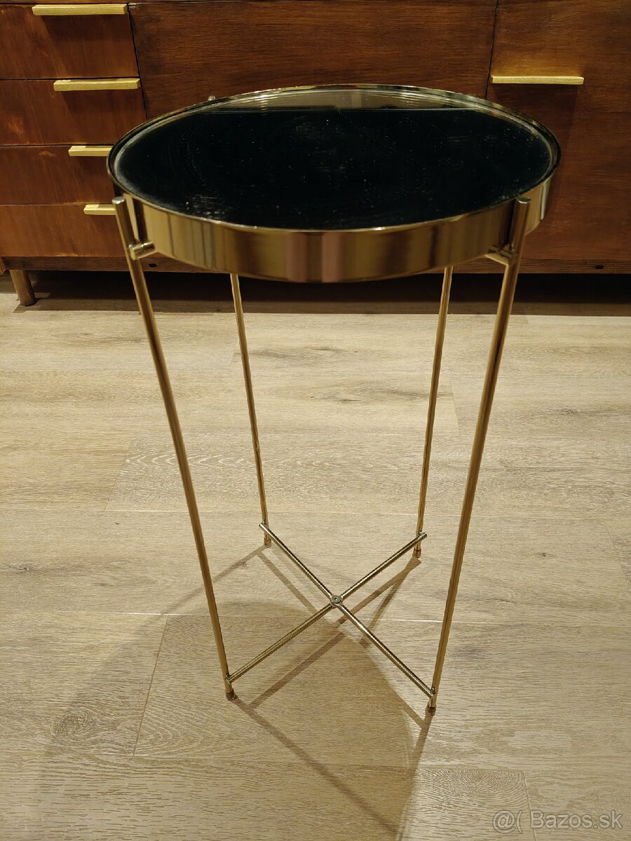 Zlatyprirucny stolik so zrkadlovym vrchom