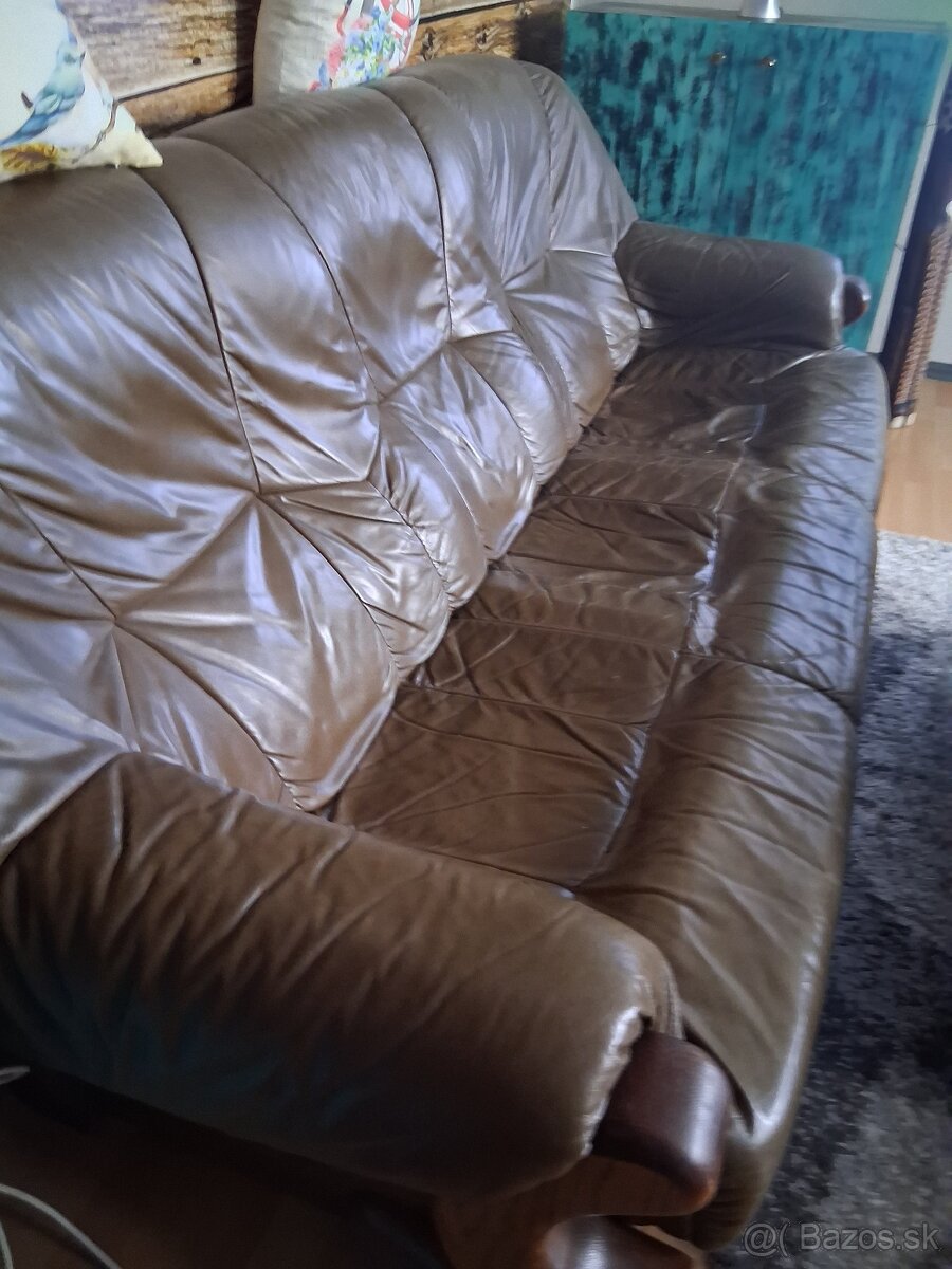 Kožený gauč