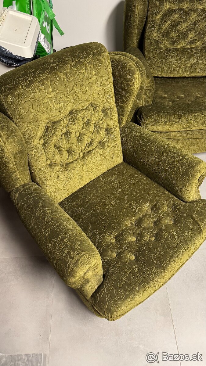 Pekná zachovalá retro sedacia súprava zelená