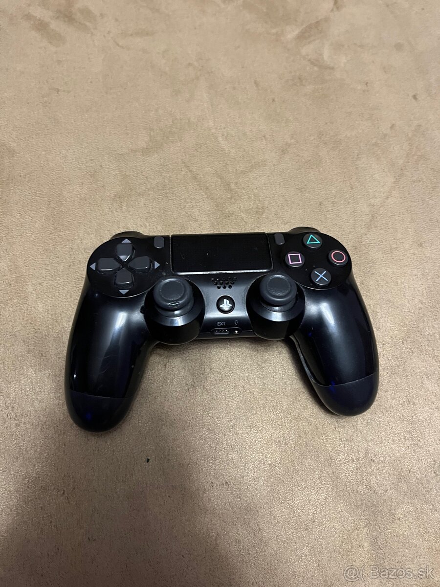 Dualshock - ovladac na Playstation 4 originál