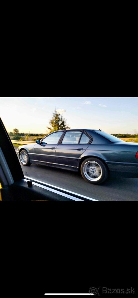 BMW E38 728i