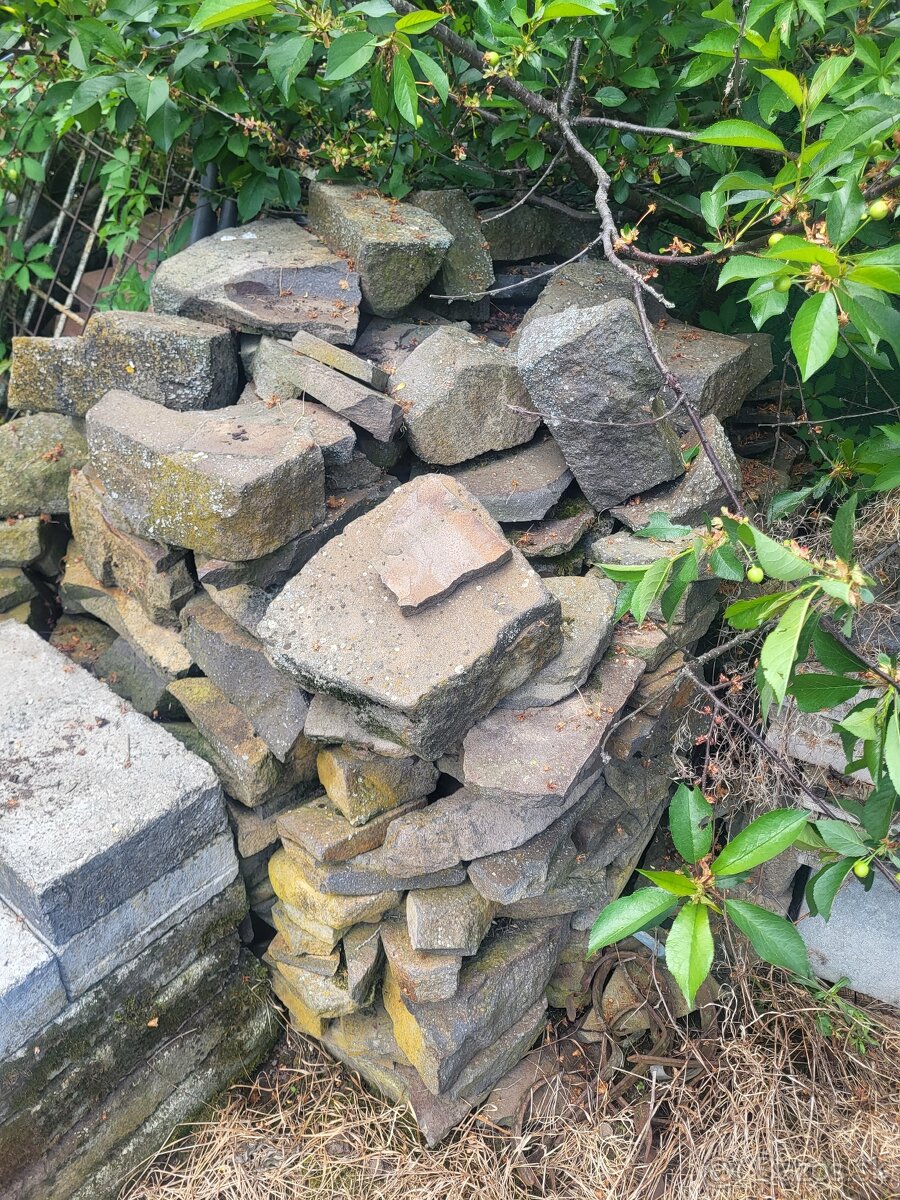 Štiepaný kameň , Kameň , Obklad