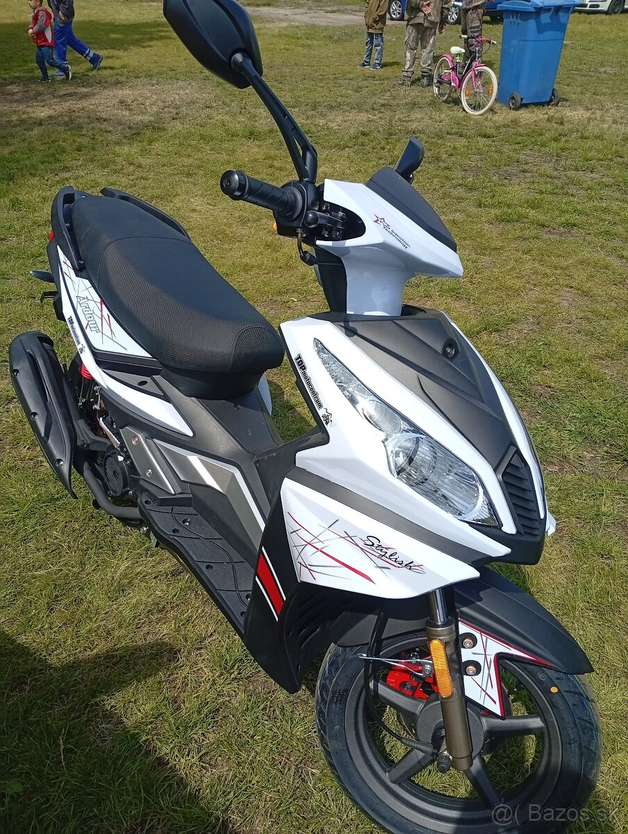 Skúter 125
