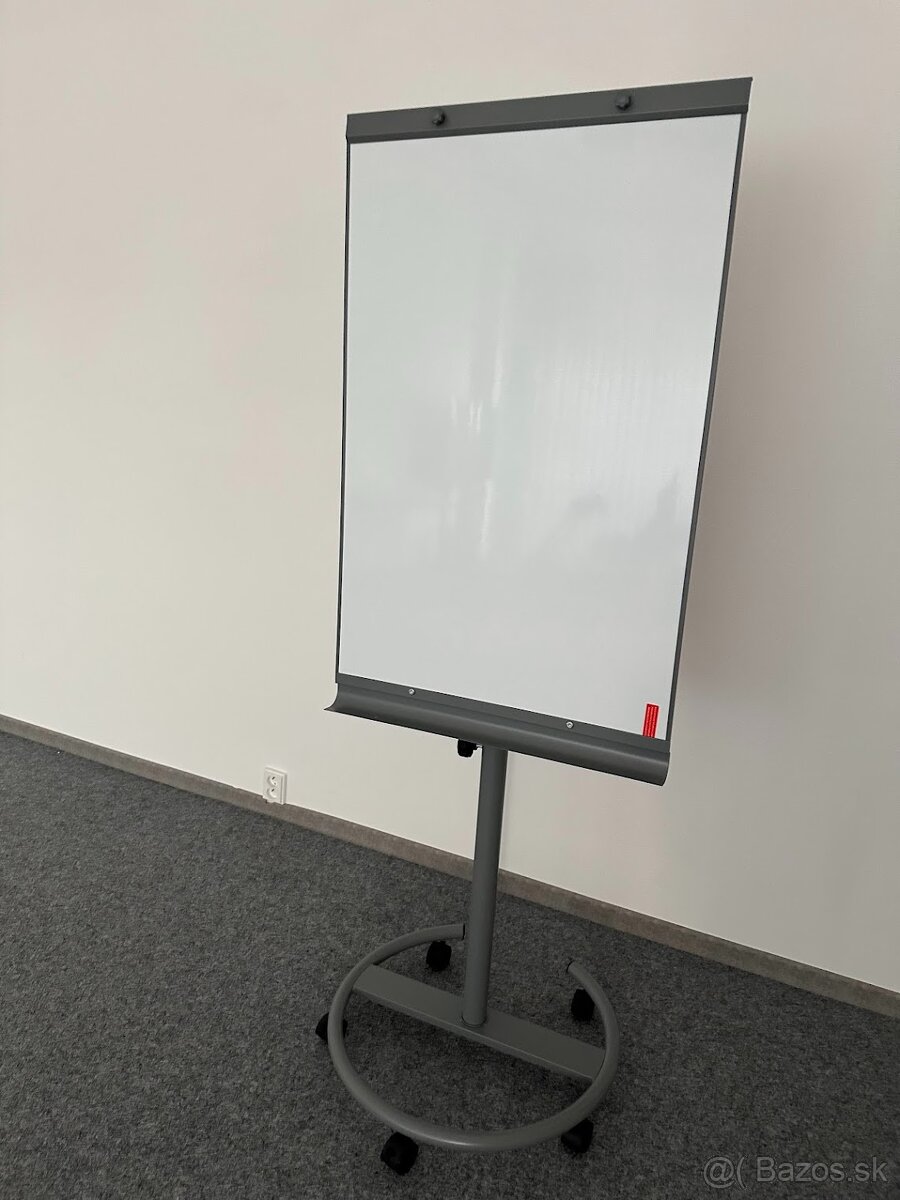 Flipchart 65x100 cm nový, iba poskladaný