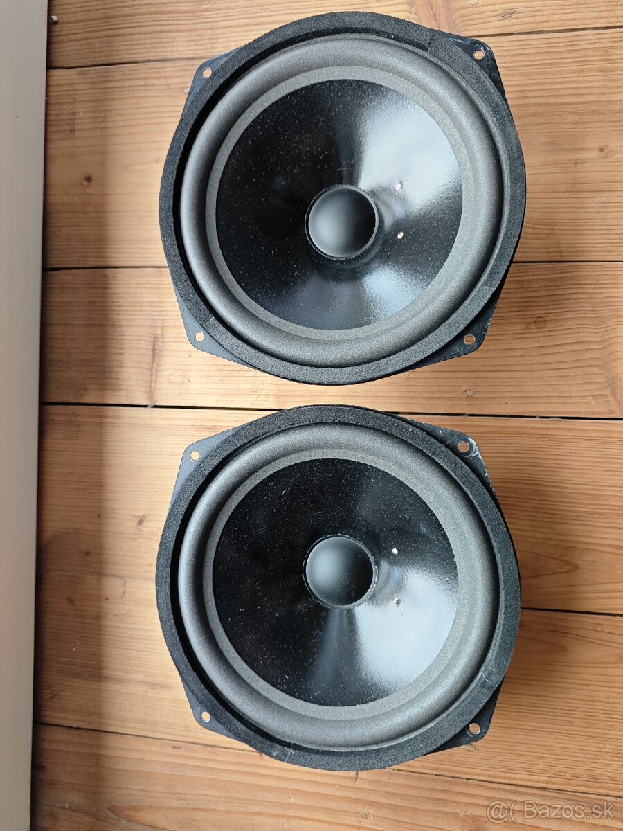 Predam 2ks 20cm basove reproduktory