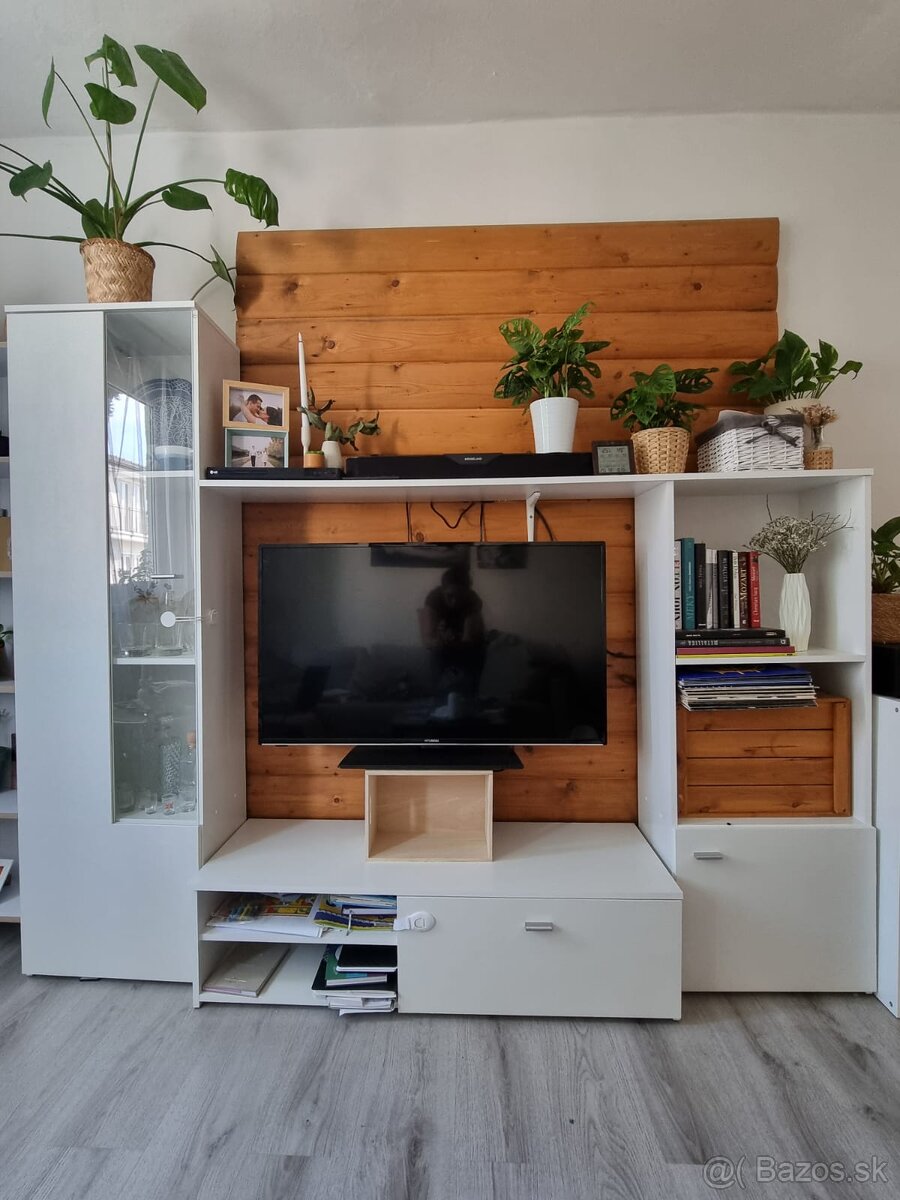 Obývacia stena biela