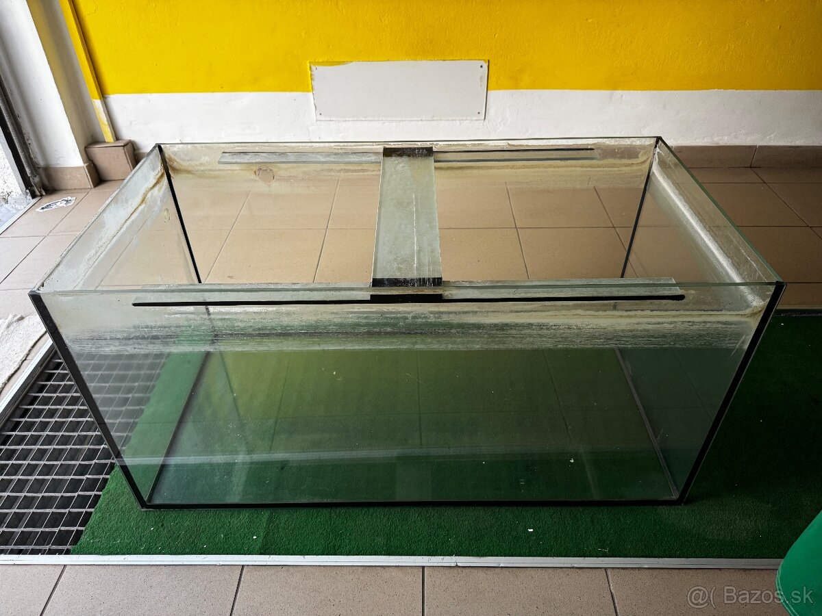 Predám akvarium 100x50x50