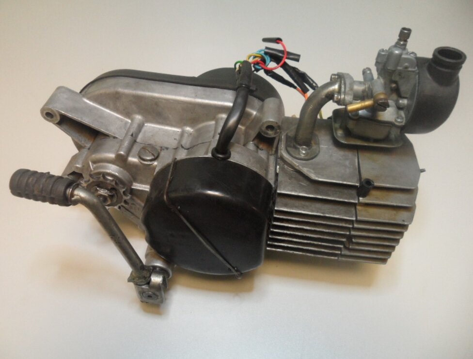 Motor babetta 225 nakopávačka